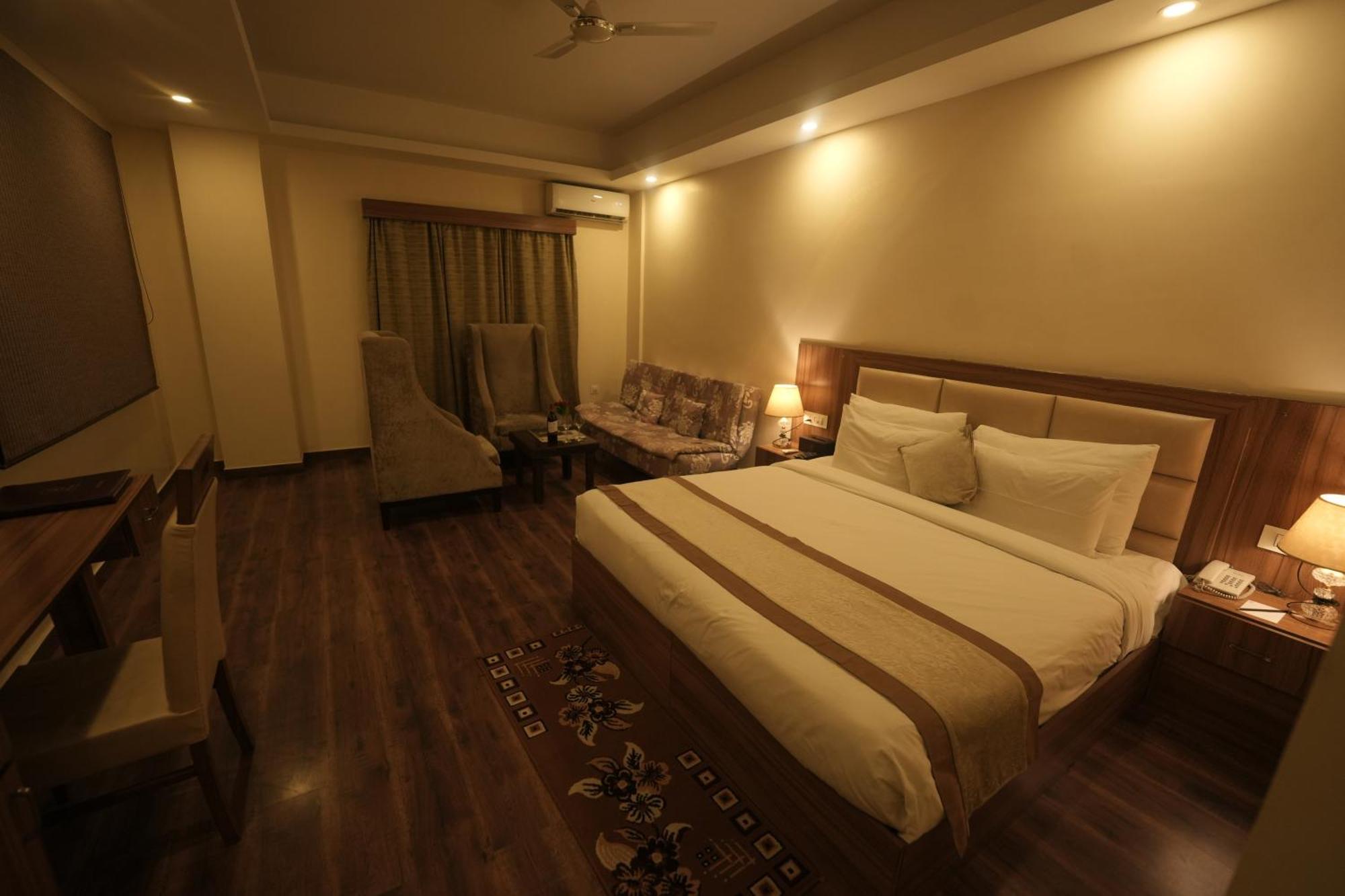 D'Polo Club & Spa Resort Dharamshala Exterior photo